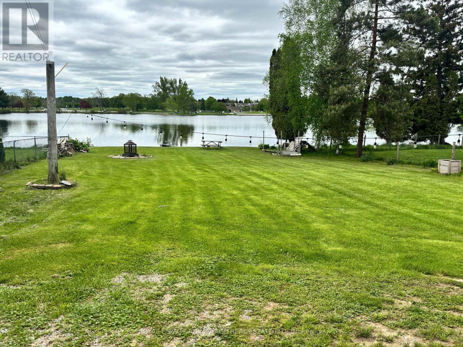 












120 QUEEN STREET

,
Smiths Falls,




Ontario
K7A3N6

