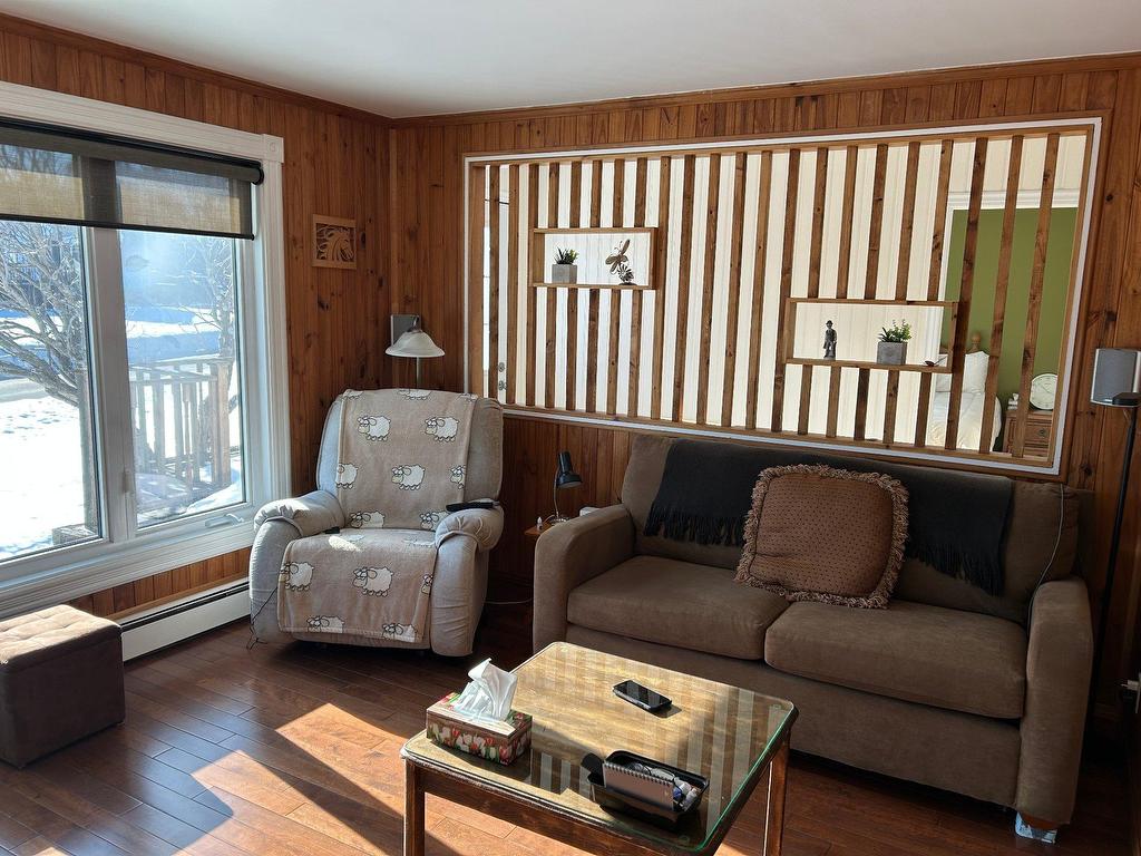 









4455


Rue Caron

,
Sept-Îles,




QC
G0G1L0

