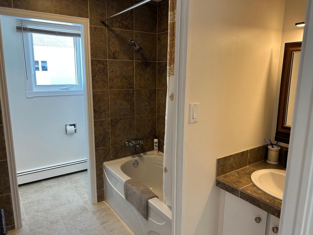 









4455


Rue Caron

,
Sept-Îles,




QC
G0G1L0

