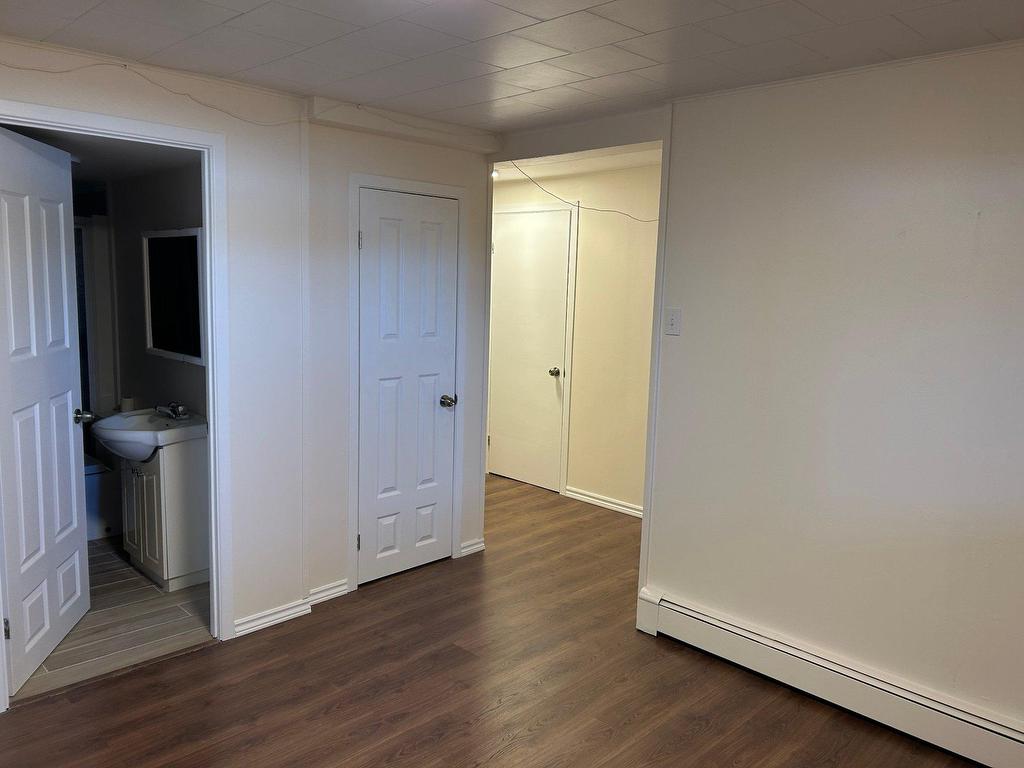 









4455


Rue Caron

,
Sept-Îles,




QC
G0G1L0

