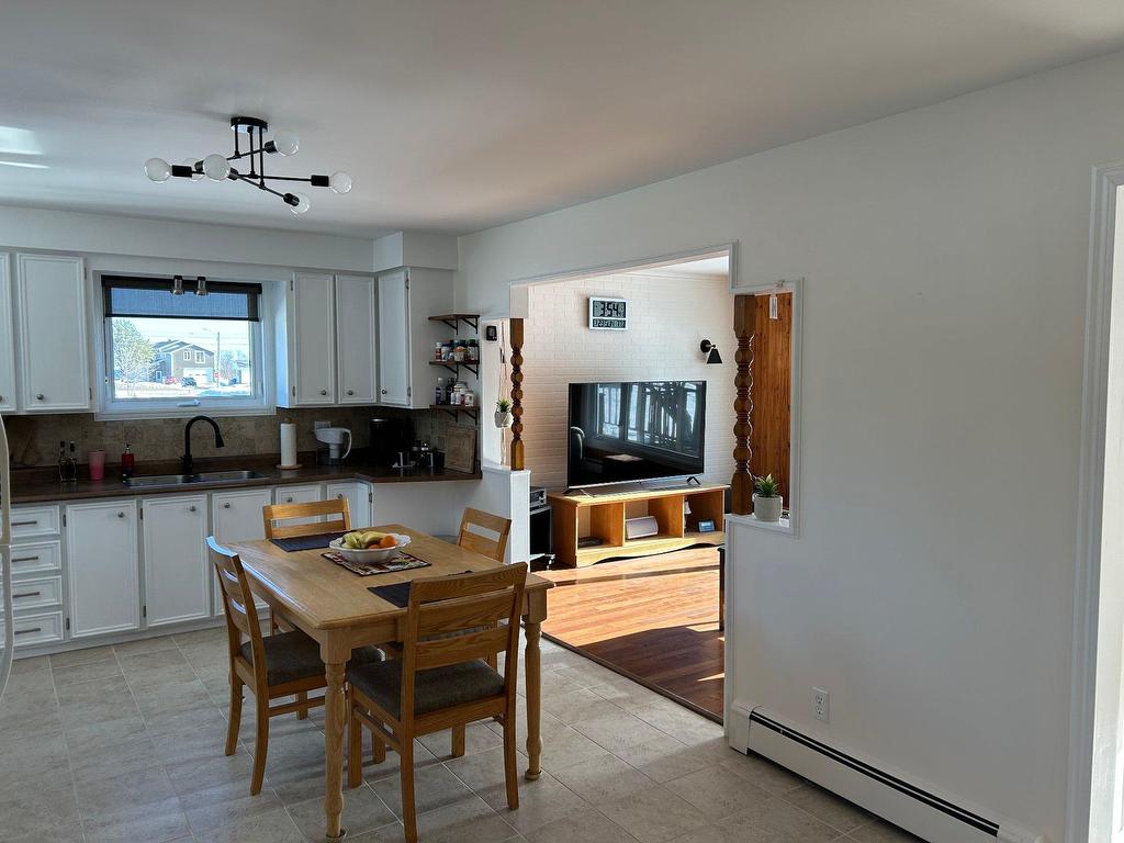 









4455


Rue Caron

,
Sept-Îles,




QC
G0G1L0


