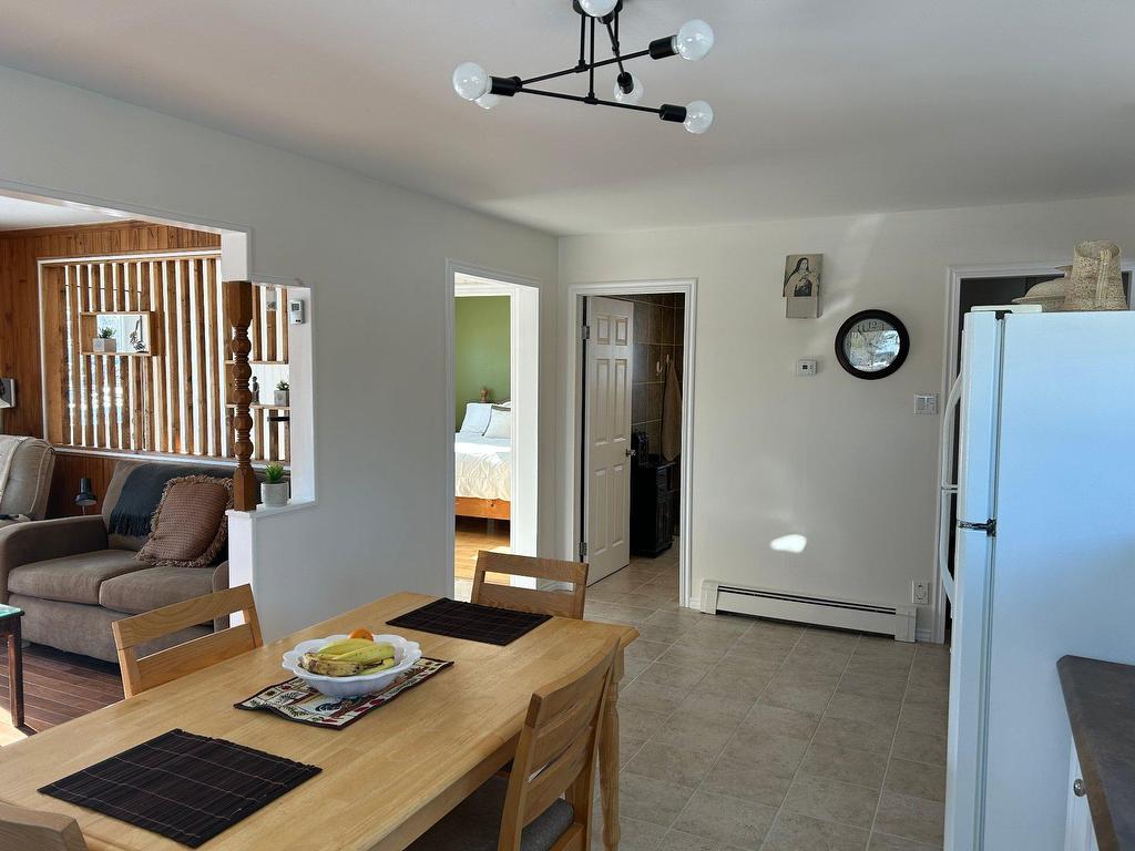 









4455


Rue Caron

,
Sept-Îles,




QC
G0G1L0

