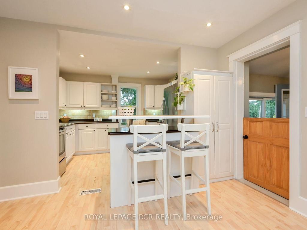 









307


Victoria

Street,
Shelburne,




ON
L9V 2Y4

