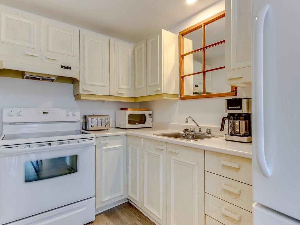 









252

 - 254


Ch. Boulanger

,
Sutton,




QC
J0E2K0

