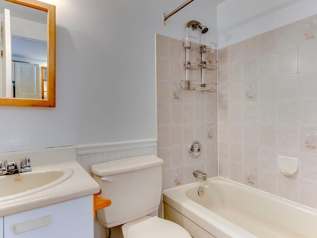 









252

 - 254


Ch. Boulanger

,
Sutton,




QC
J0E2K0


