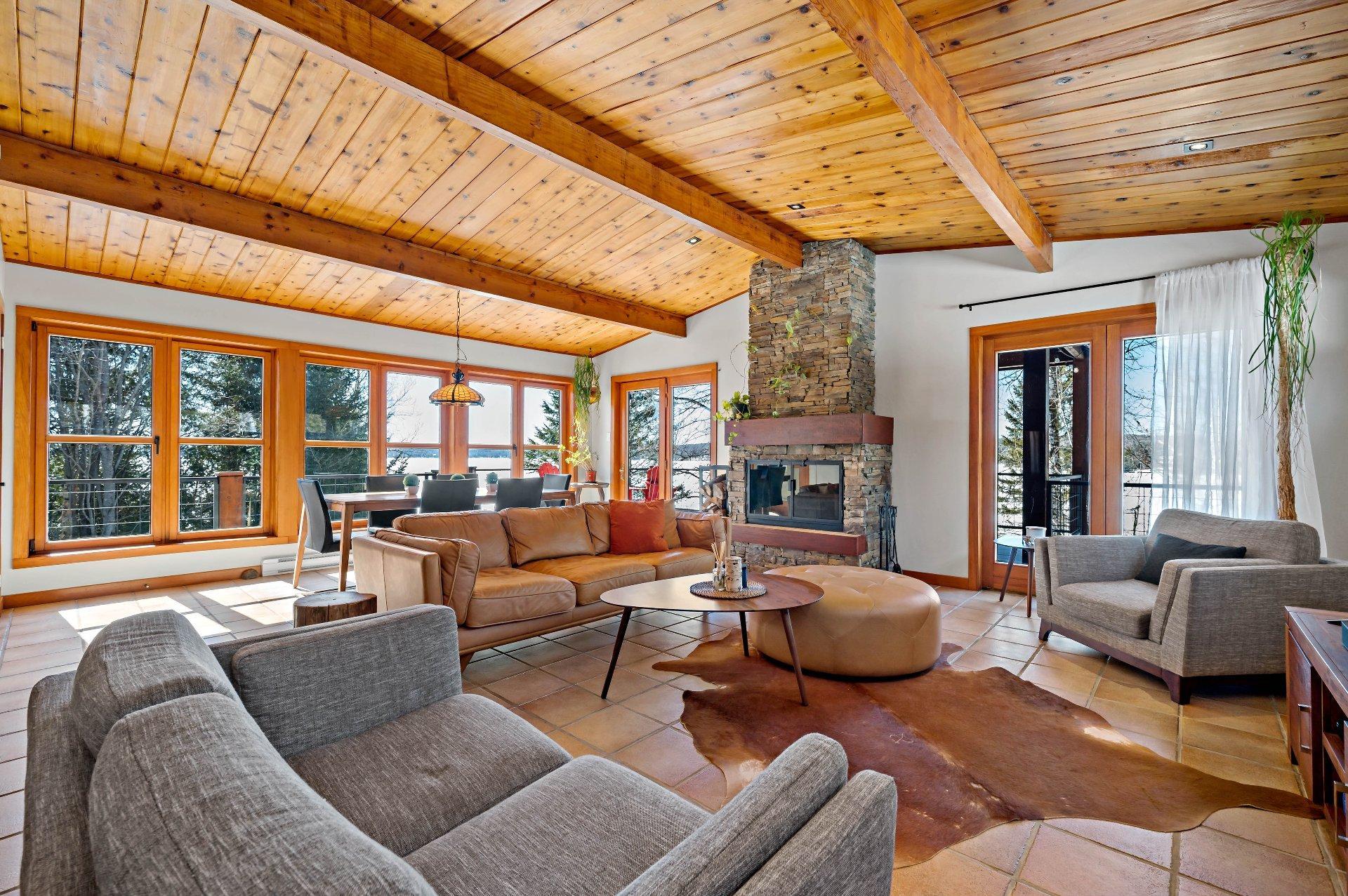 









3318


Ch. du Tour-du-Lac

,
Nominingue,




QC
J0W1R0

