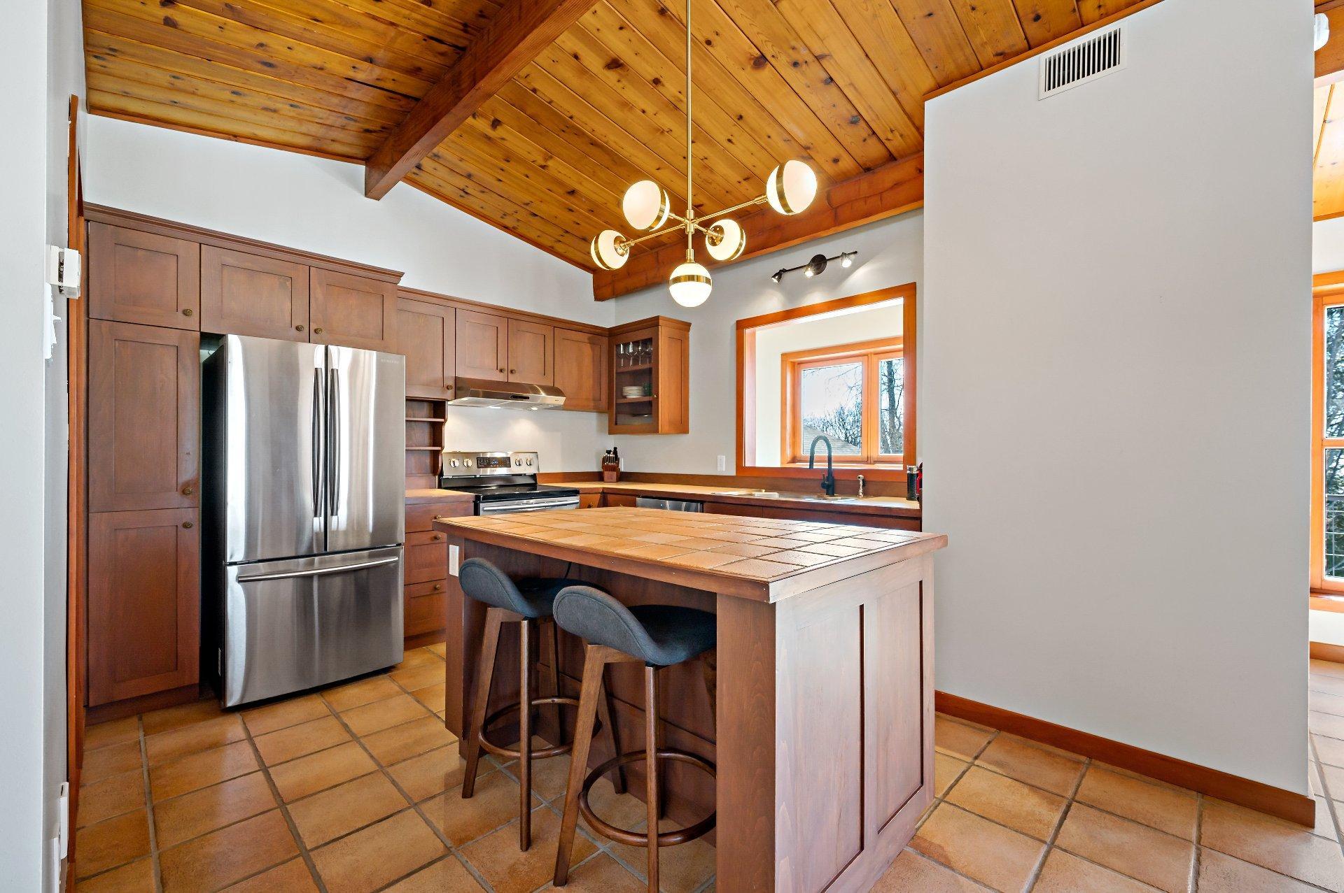









3318


Ch. du Tour-du-Lac

,
Nominingue,




QC
J0W1R0

