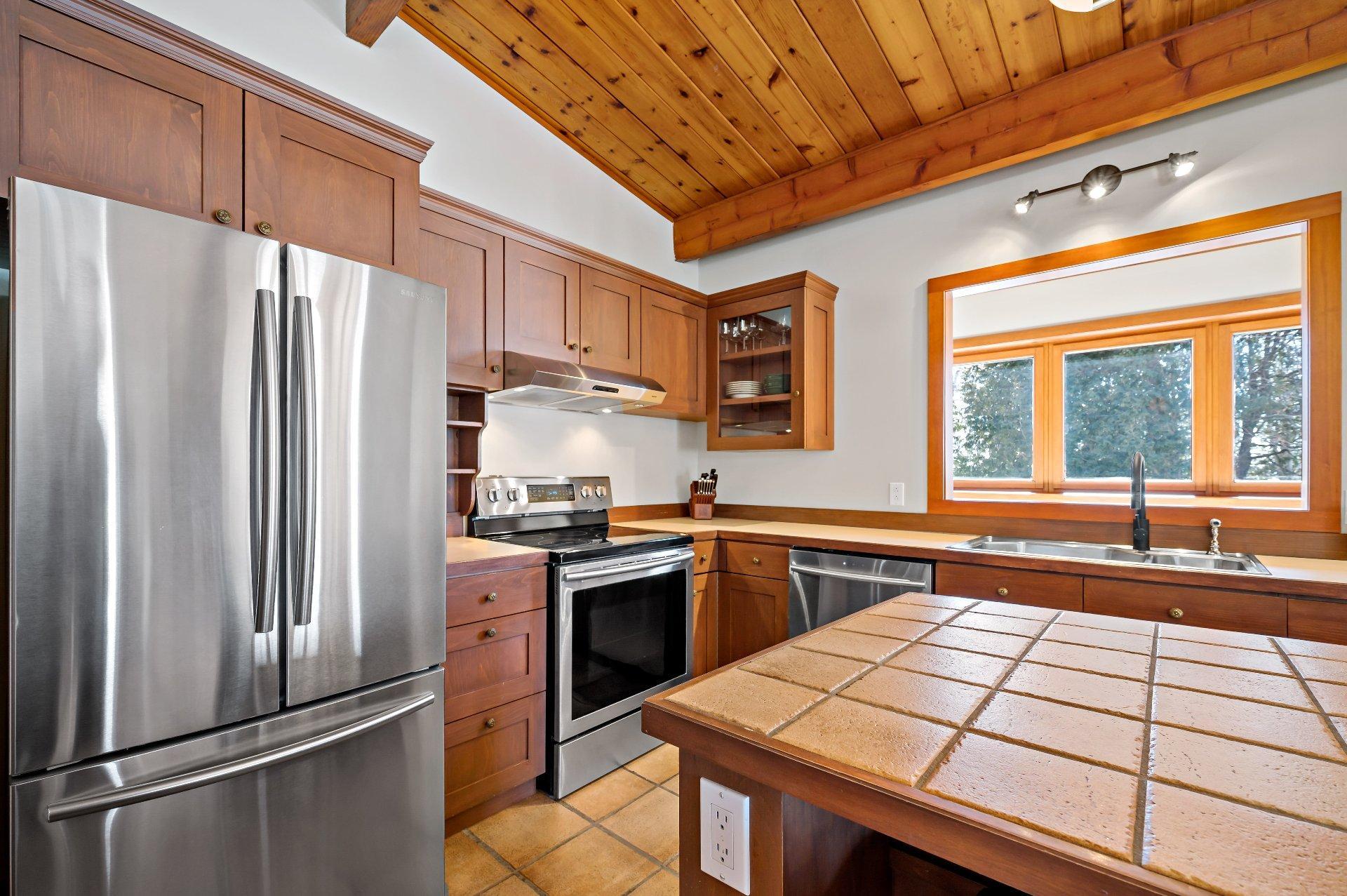 









3318


Ch. du Tour-du-Lac

,
Nominingue,




QC
J0W1R0


