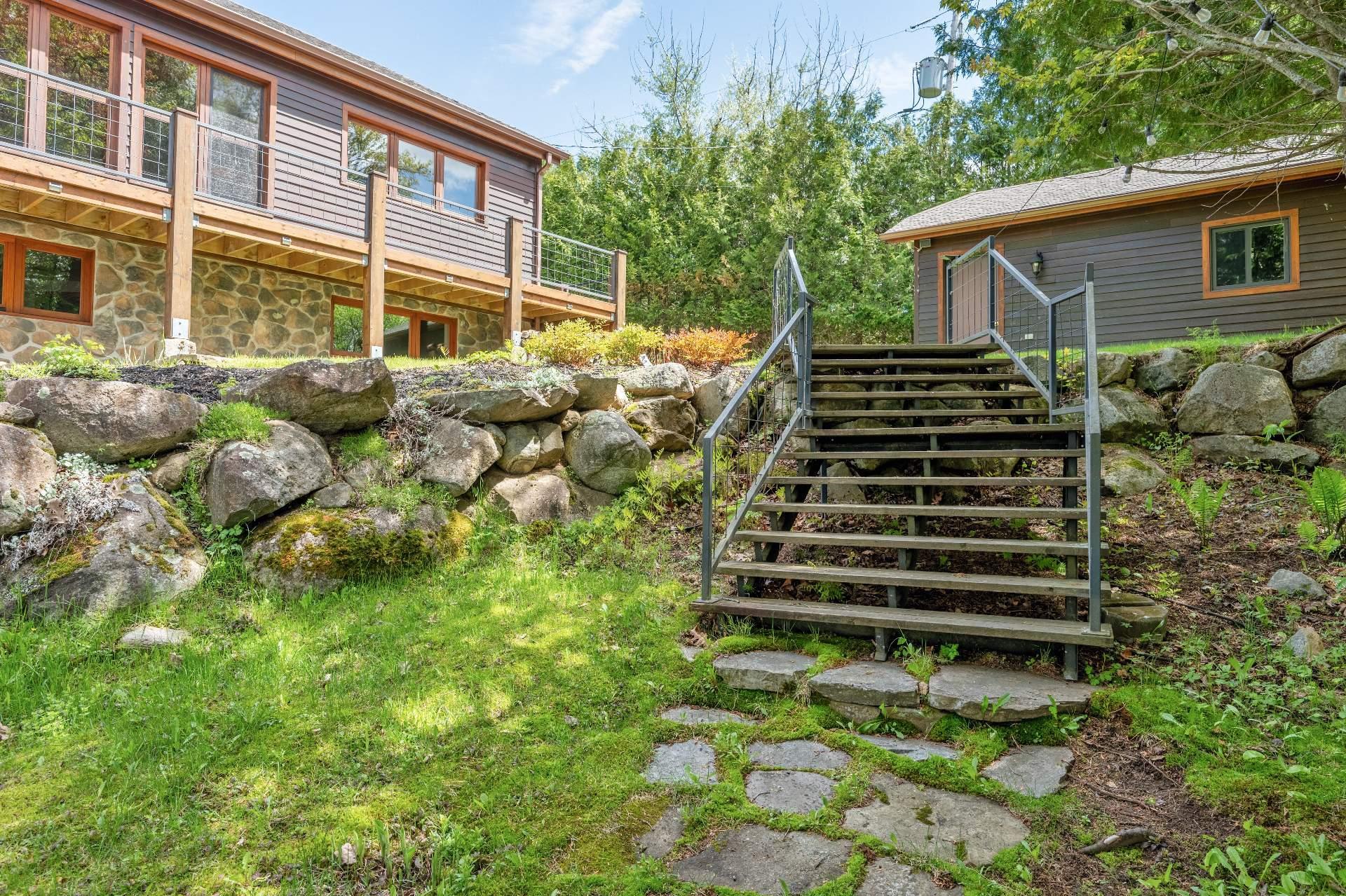 









3318


Ch. du Tour-du-Lac

,
Nominingue,




QC
J0W1R0

