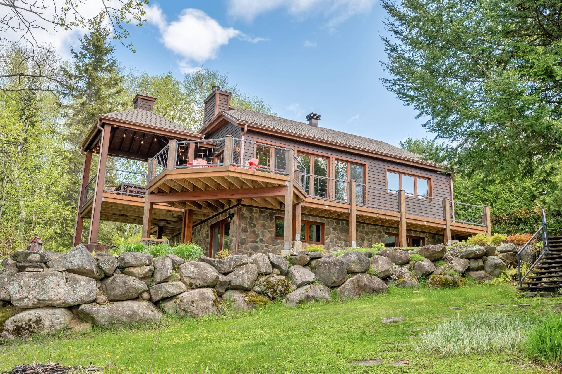 









3318


Ch. du Tour-du-Lac

,
Nominingue,




QC
J0W1R0

