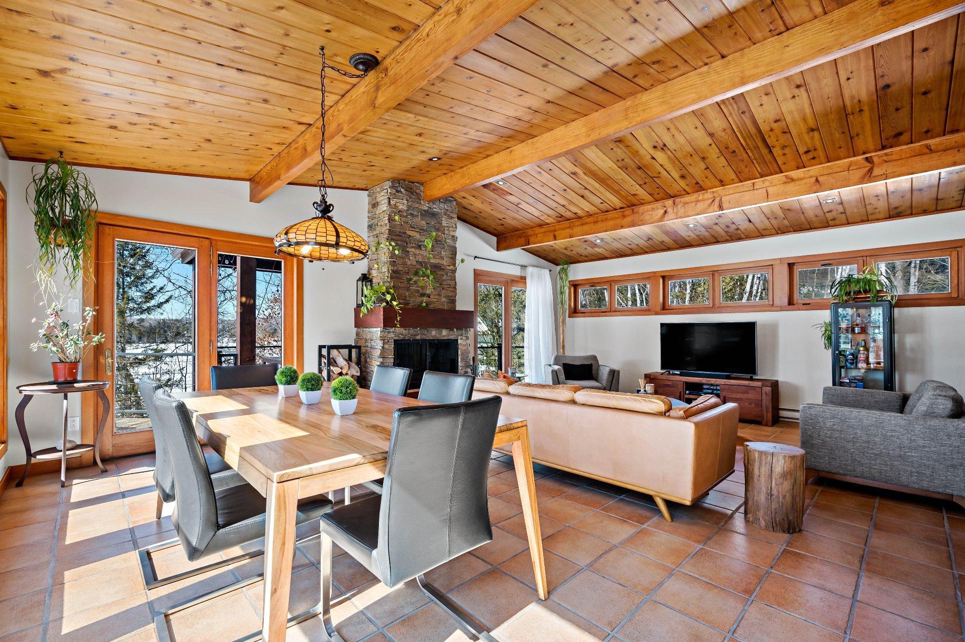 









3318


Ch. du Tour-du-Lac

,
Nominingue,




QC
J0W1R0

