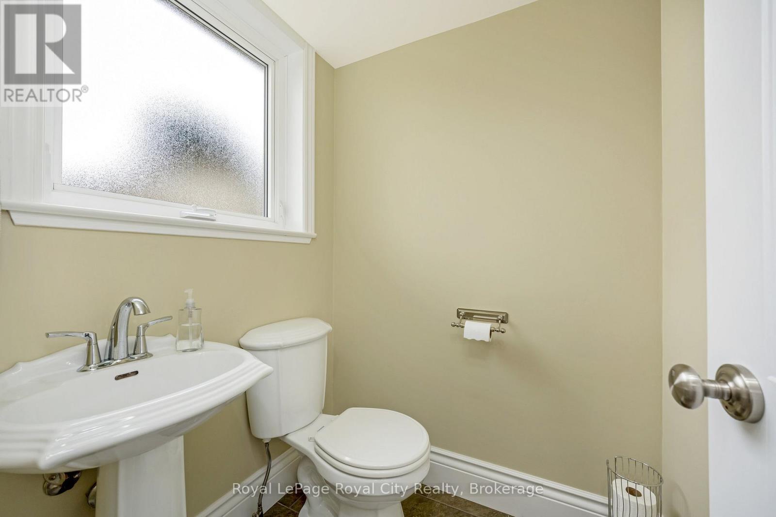












35 INGLEWOOD DRIVE

,
Brampton (Brampton East),




Ontario
L6W2N4

