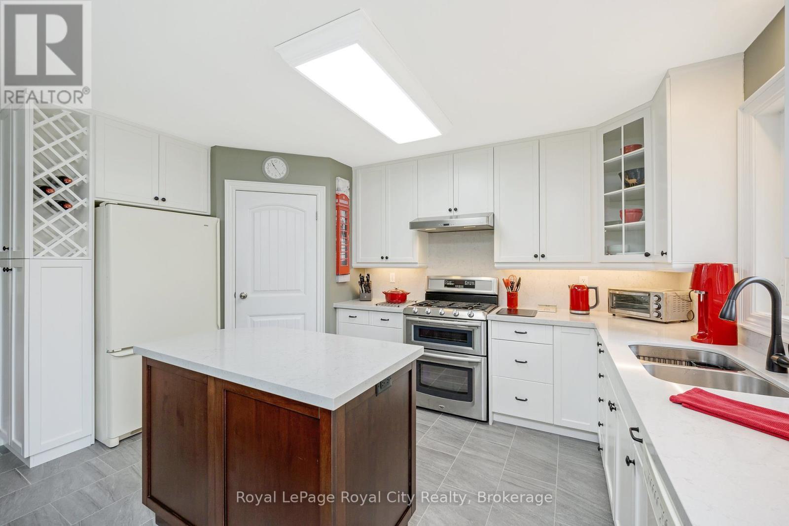 












35 INGLEWOOD DRIVE

,
Brampton (Brampton East),




Ontario
L6W2N4

