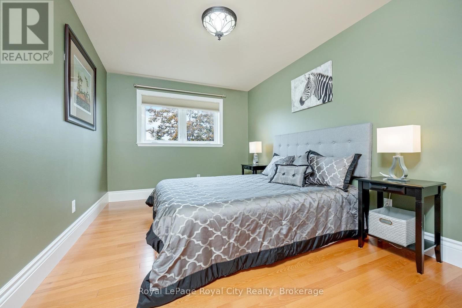 












35 INGLEWOOD DRIVE

,
Brampton (Brampton East),




Ontario
L6W2N4

