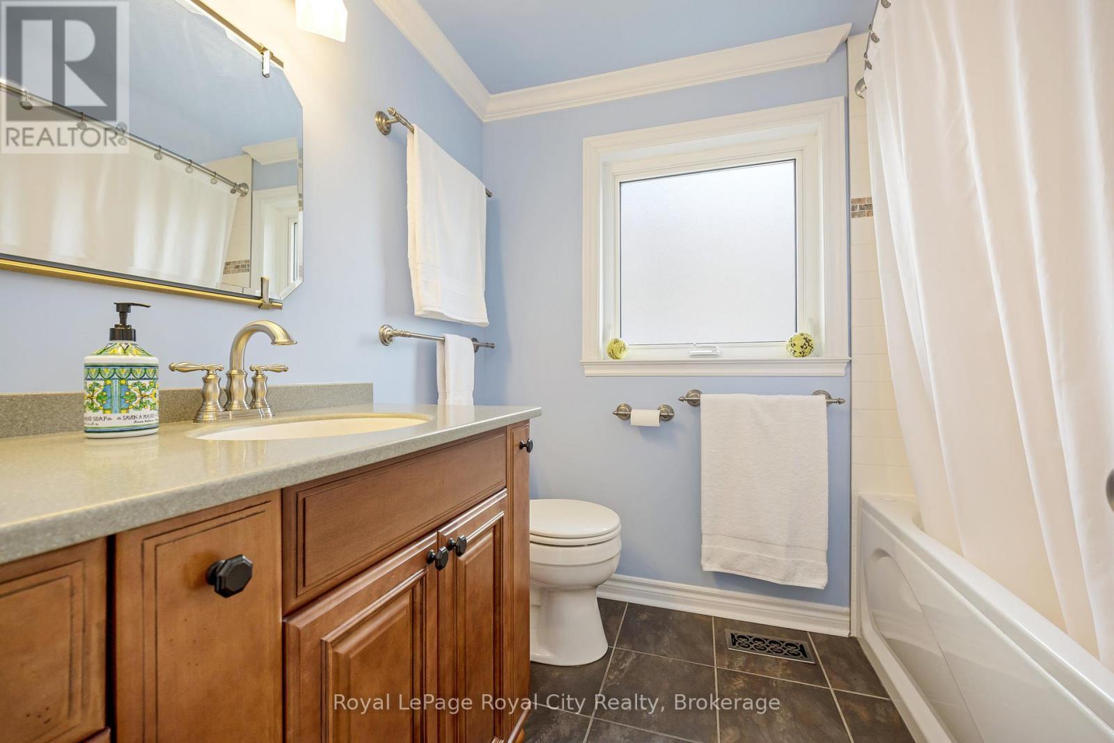












35 INGLEWOOD DRIVE

,
Brampton (Brampton East),




Ontario
L6W2N4

