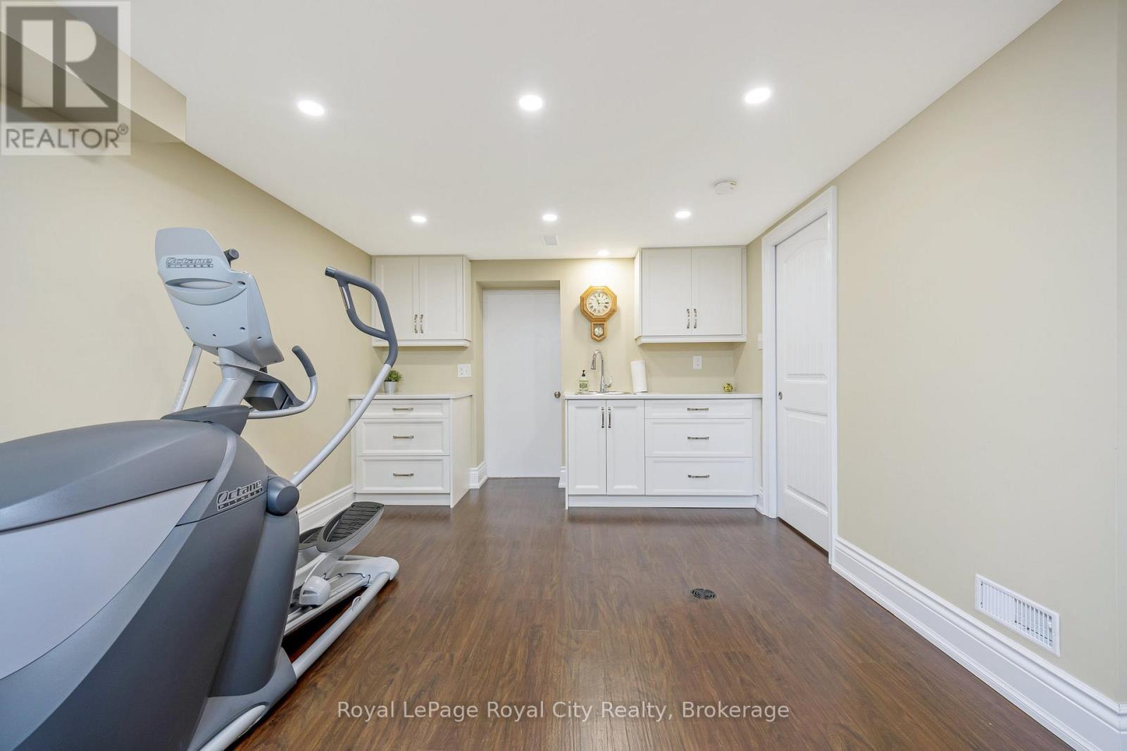 












35 INGLEWOOD DRIVE

,
Brampton (Brampton East),




Ontario
L6W2N4


