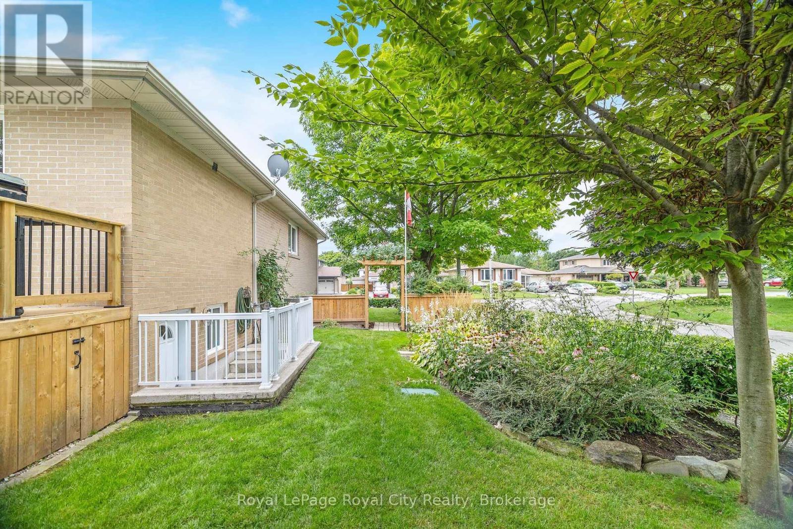 












35 INGLEWOOD DRIVE

,
Brampton (Brampton East),




Ontario
L6W2N4

