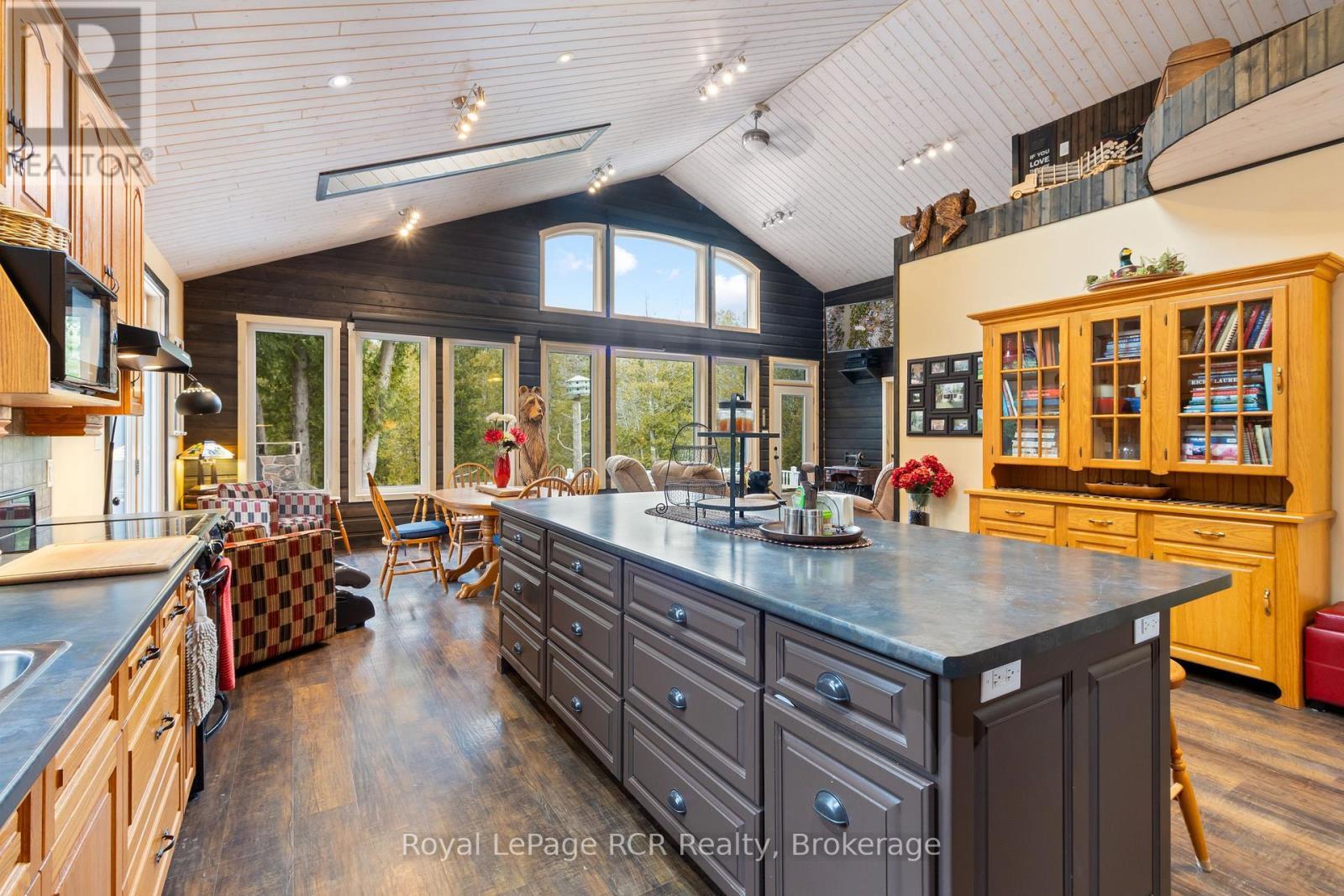 












19 REDGATE RD ROAD E

,
South Bruce Peninsula,




Ontario
N0H2T0

