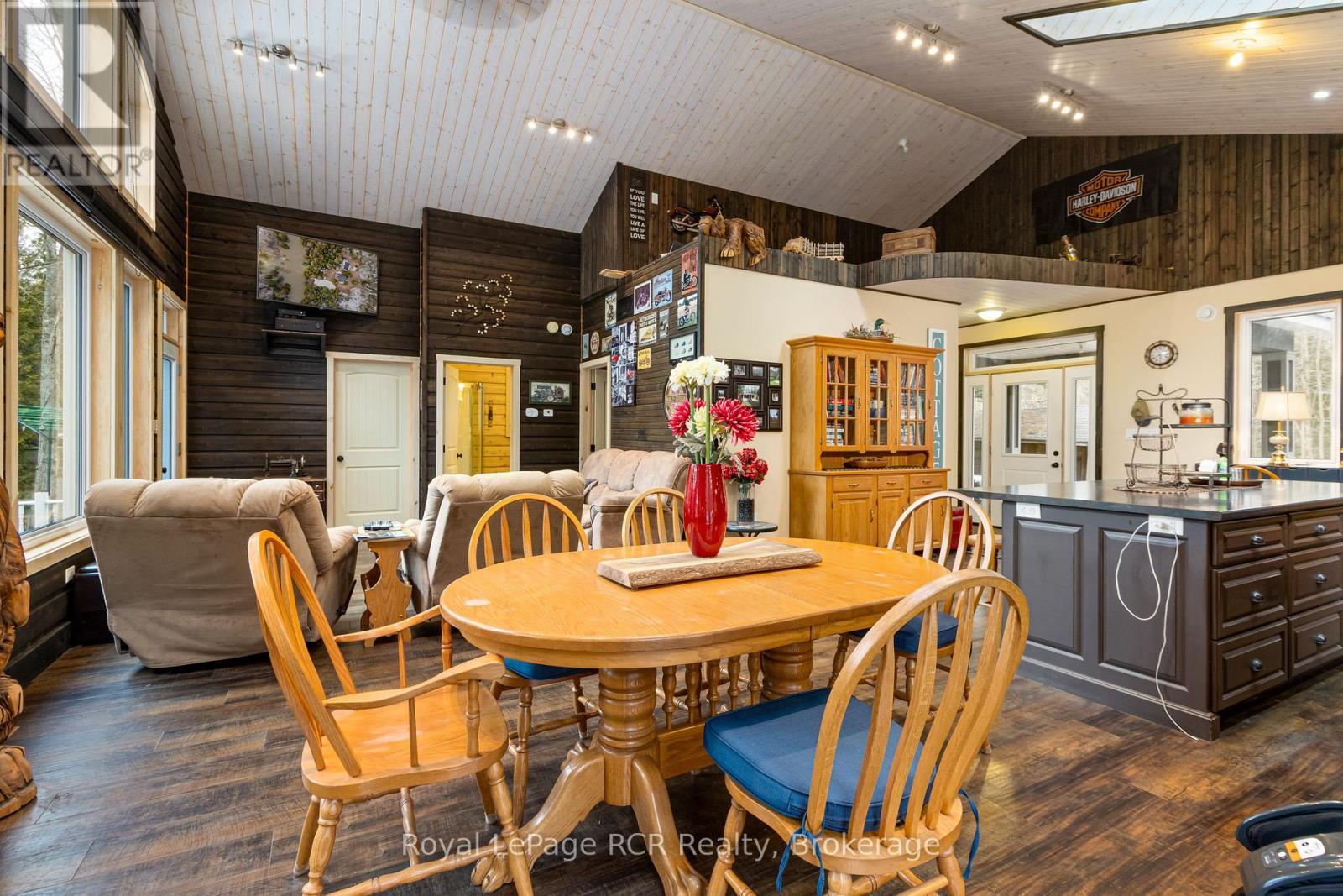 












19 REDGATE RD ROAD E

,
South Bruce Peninsula,




Ontario
N0H2T0

