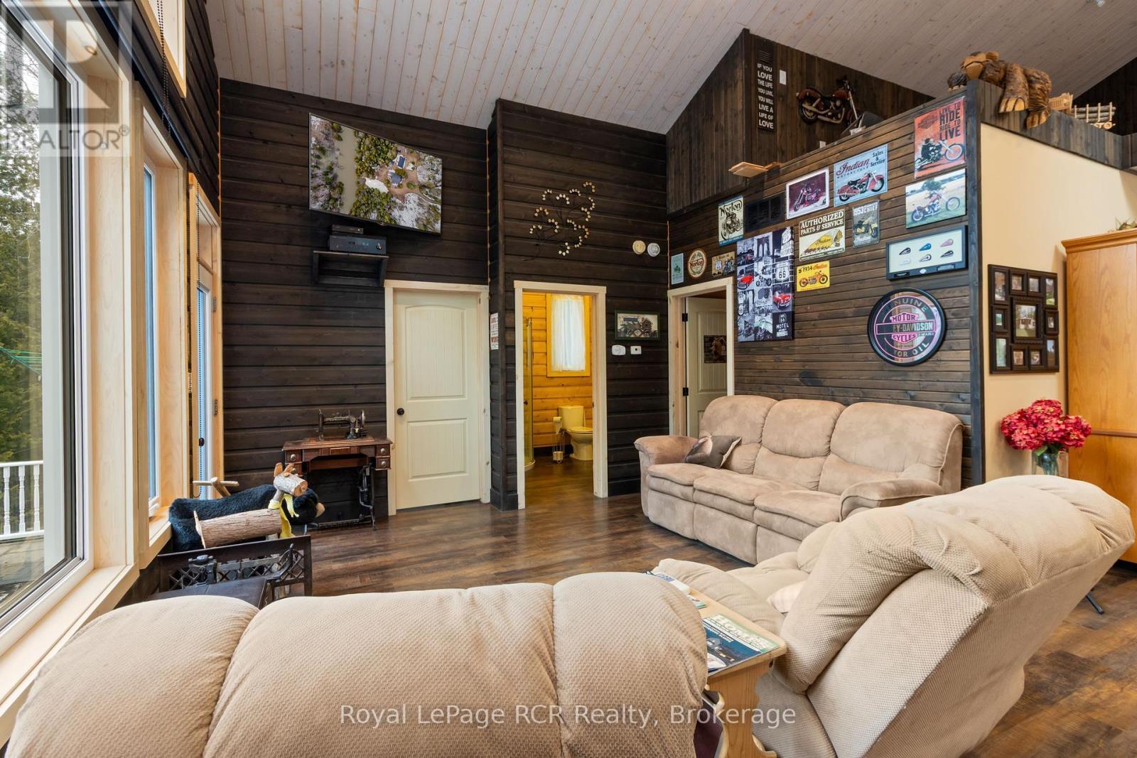 












19 REDGATE RD ROAD E

,
South Bruce Peninsula,




Ontario
N0H2T0

