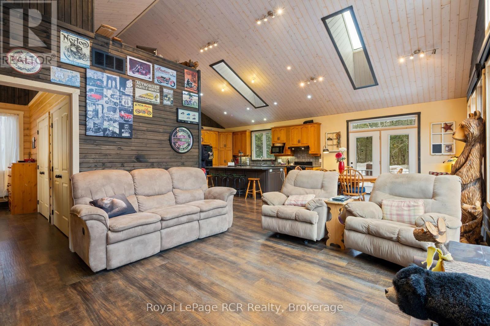 












19 REDGATE RD ROAD E

,
South Bruce Peninsula,




Ontario
N0H2T0

