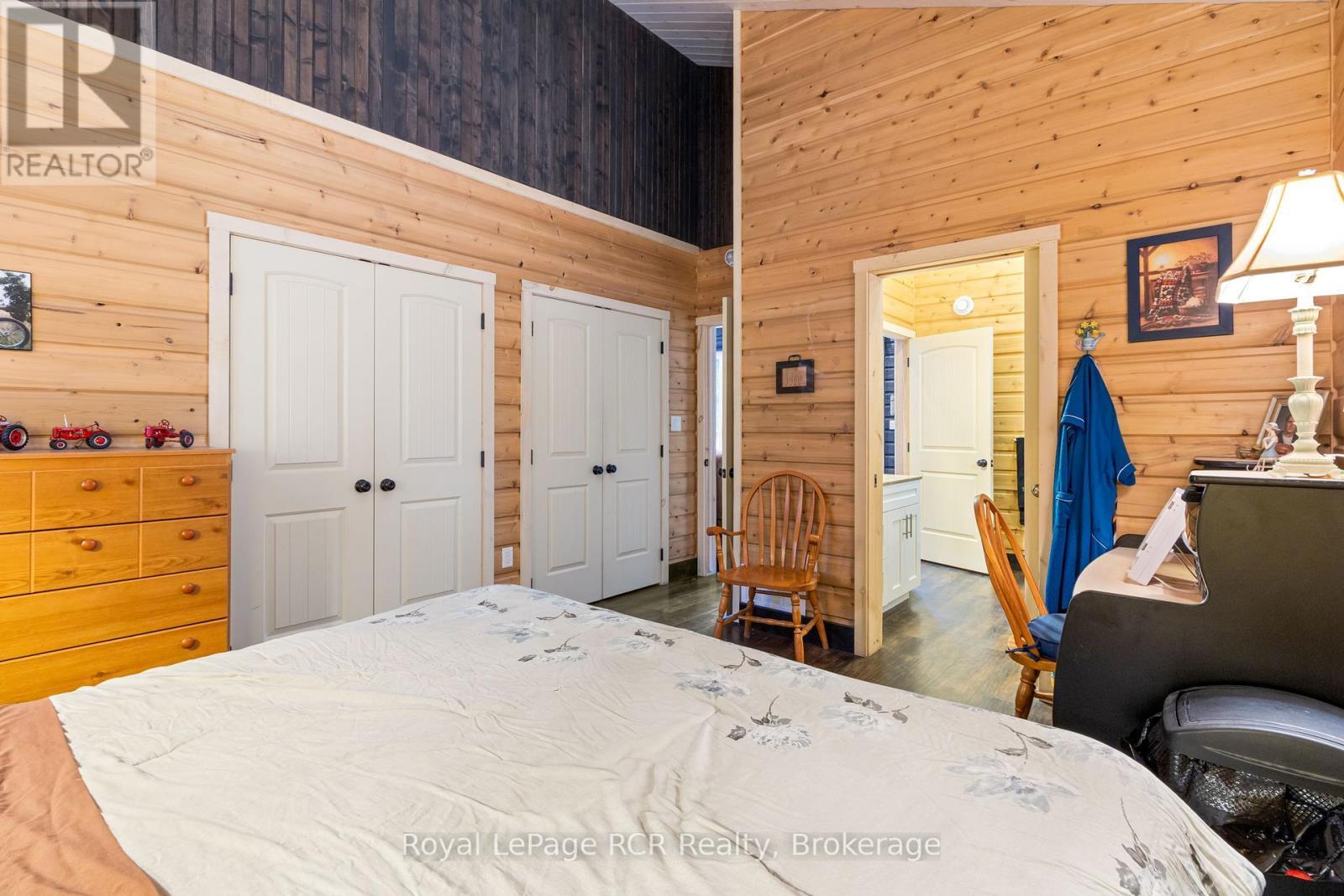 












19 REDGATE RD ROAD E

,
South Bruce Peninsula,




Ontario
N0H2T0

