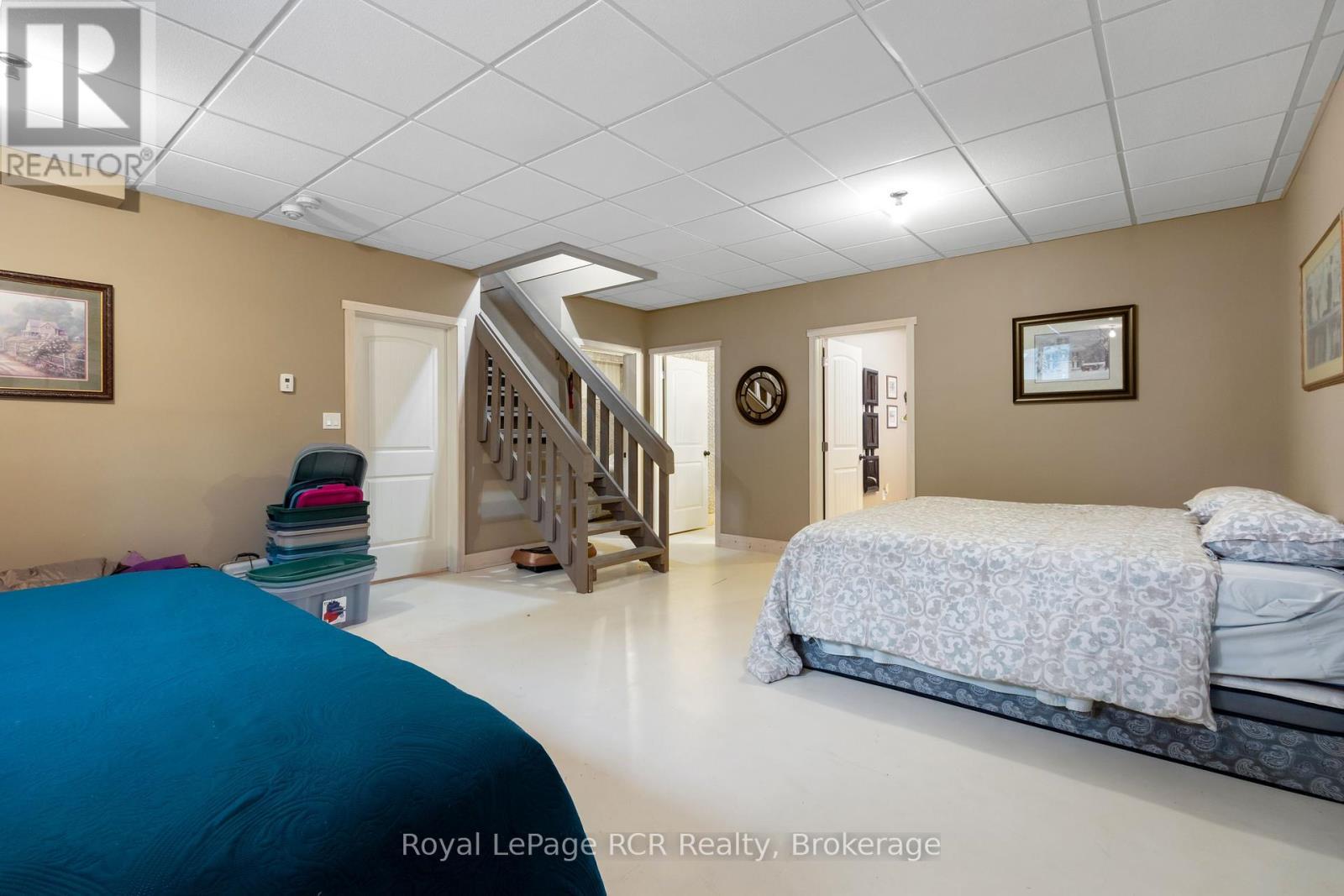 












19 REDGATE RD ROAD E

,
South Bruce Peninsula,




Ontario
N0H2T0

