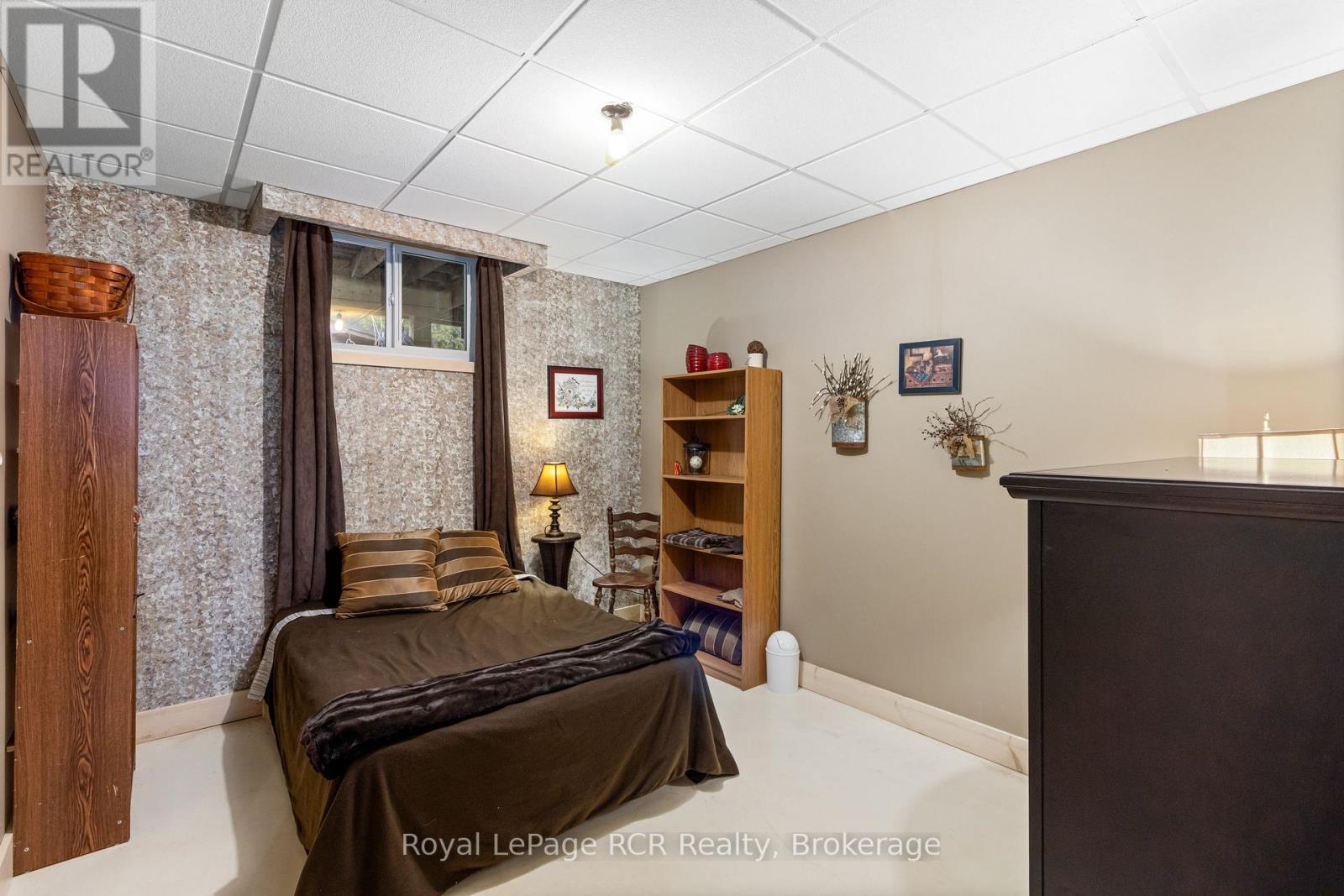 












19 REDGATE RD ROAD E

,
South Bruce Peninsula,




Ontario
N0H2T0

