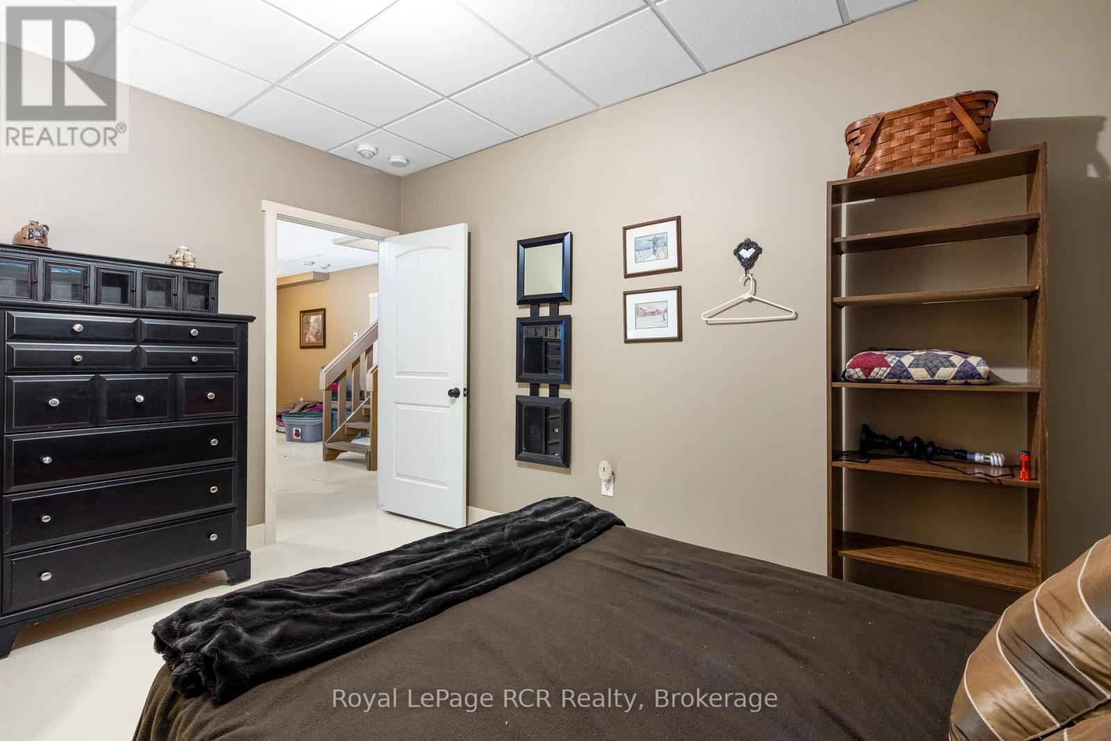 












19 REDGATE RD ROAD E

,
South Bruce Peninsula,




Ontario
N0H2T0

