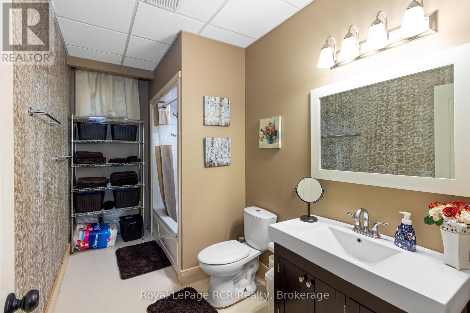 












19 REDGATE RD ROAD E

,
South Bruce Peninsula,




Ontario
N0H2T0

