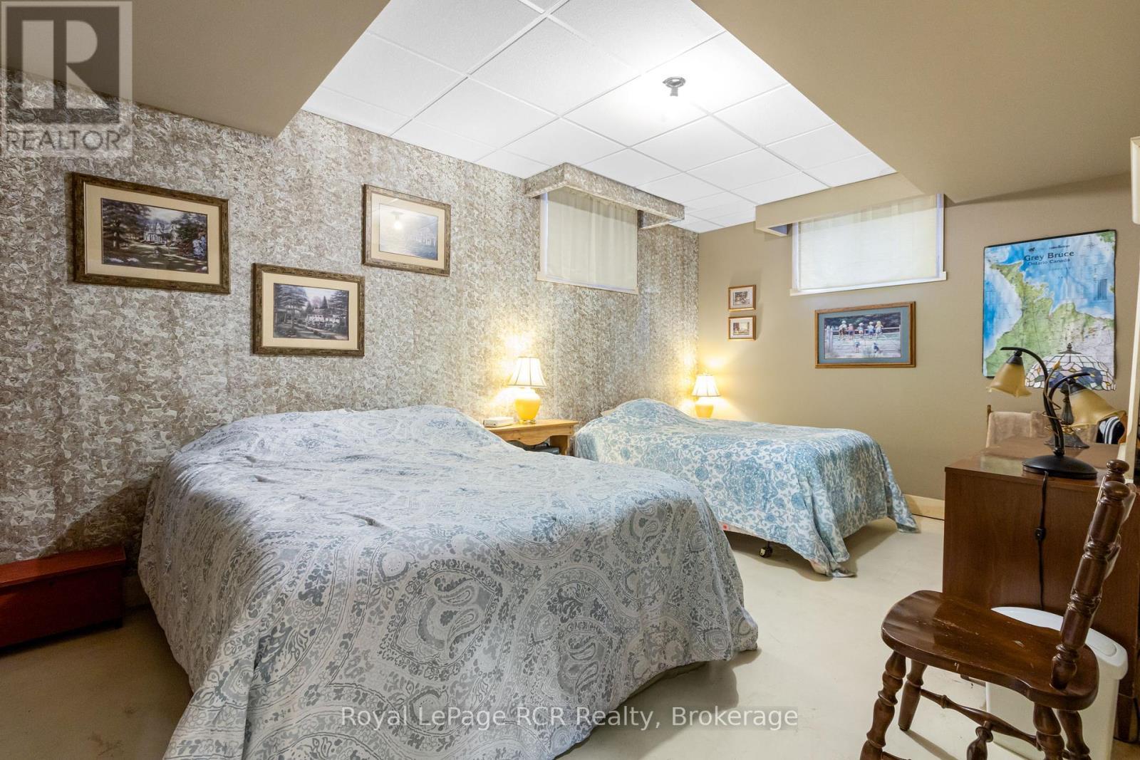 












19 REDGATE RD ROAD E

,
South Bruce Peninsula,




Ontario
N0H2T0

