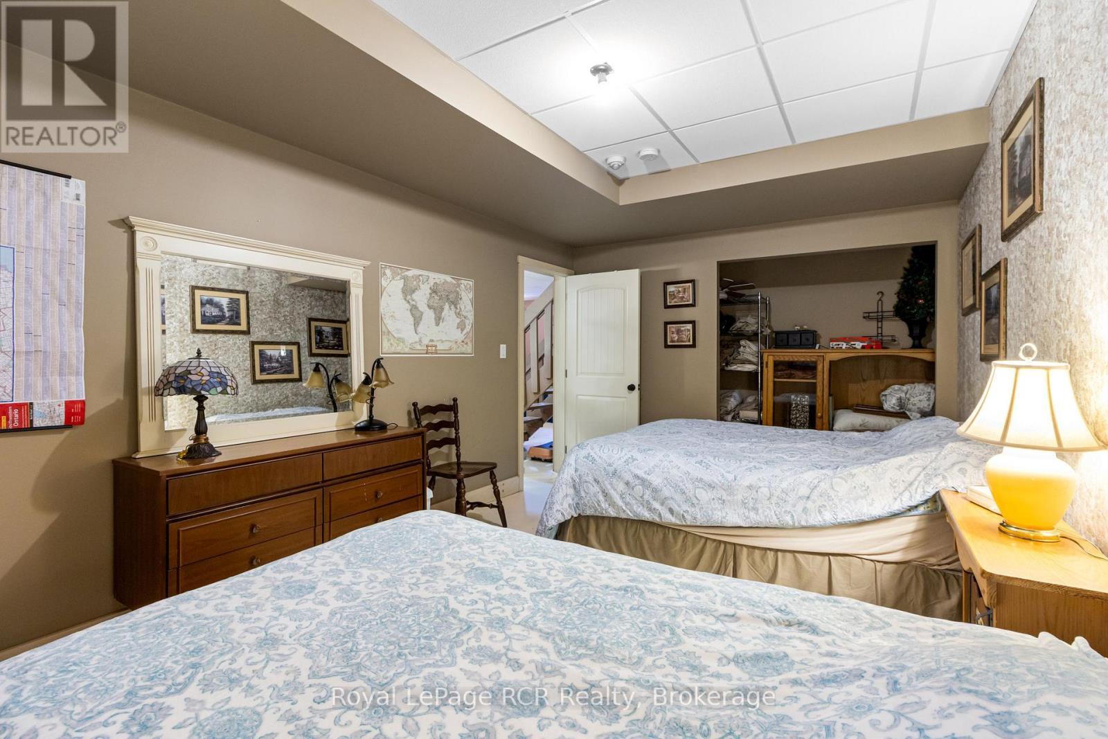 












19 REDGATE RD ROAD E

,
South Bruce Peninsula,




Ontario
N0H2T0

