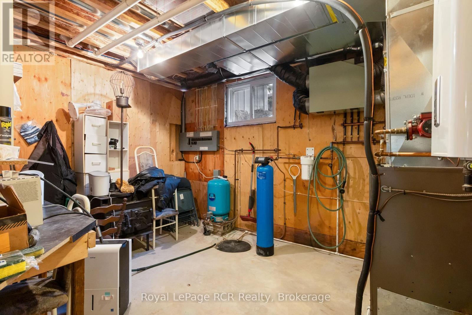 












19 REDGATE RD ROAD E

,
South Bruce Peninsula,




Ontario
N0H2T0

