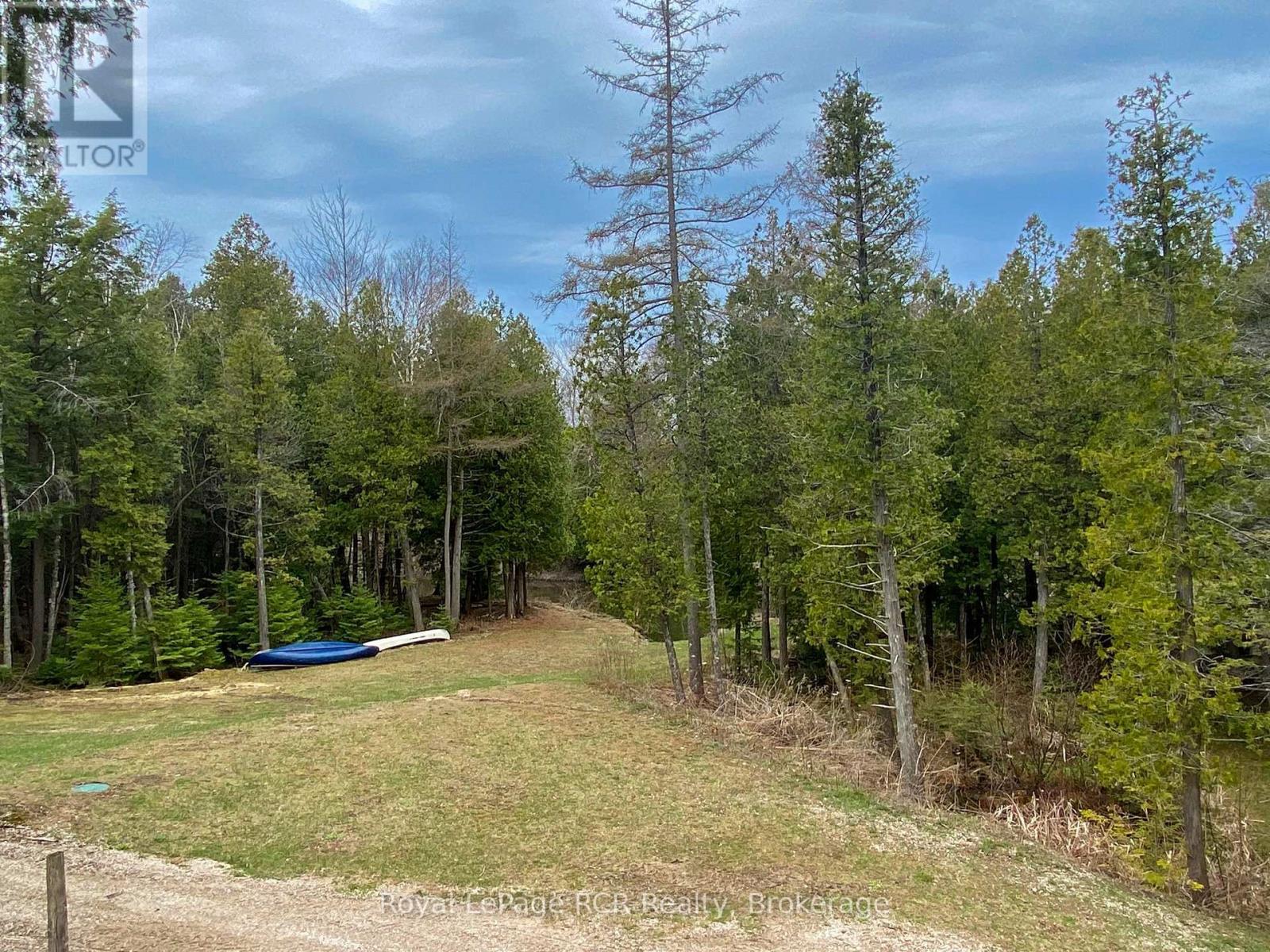 












19 REDGATE RD ROAD E

,
South Bruce Peninsula,




Ontario
N0H2T0

