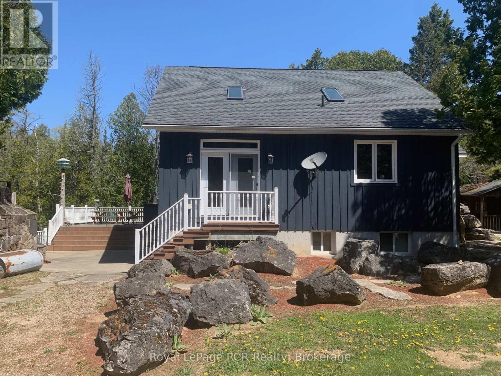 












19 REDGATE RD ROAD E

,
South Bruce Peninsula,




Ontario
N0H2T0

