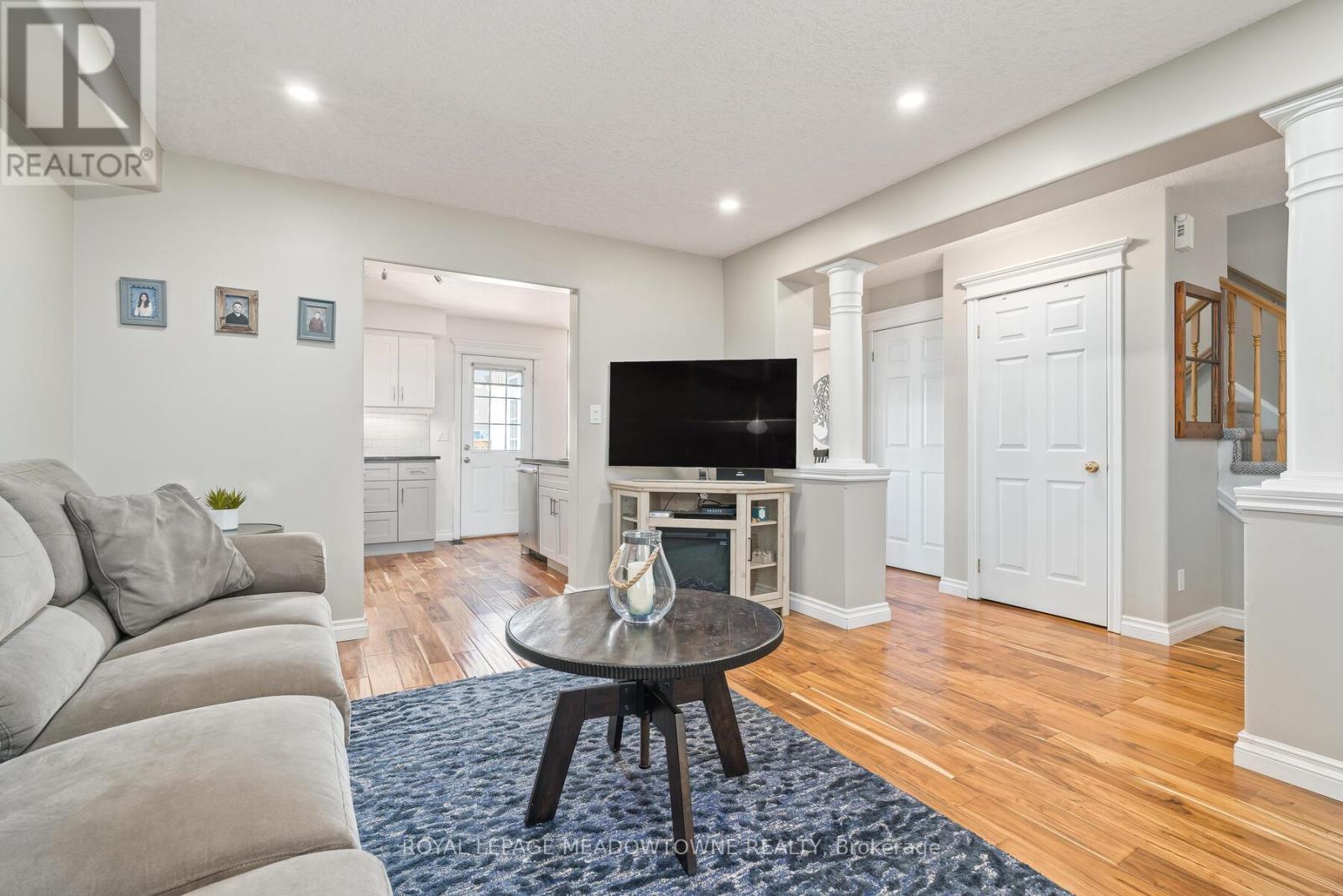 












239 JOLLIFFE AVENUE

,
Guelph/Eramosa,




Ontario
N0B2K0

