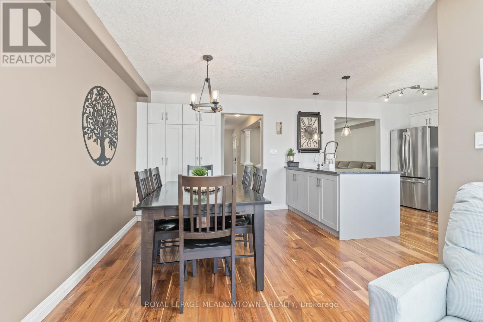 












239 JOLLIFFE AVENUE

,
Guelph/Eramosa,




Ontario
N0B2K0

