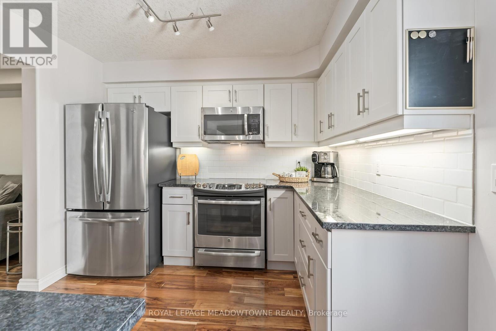 












239 JOLLIFFE AVENUE

,
Guelph/Eramosa,




Ontario
N0B2K0

