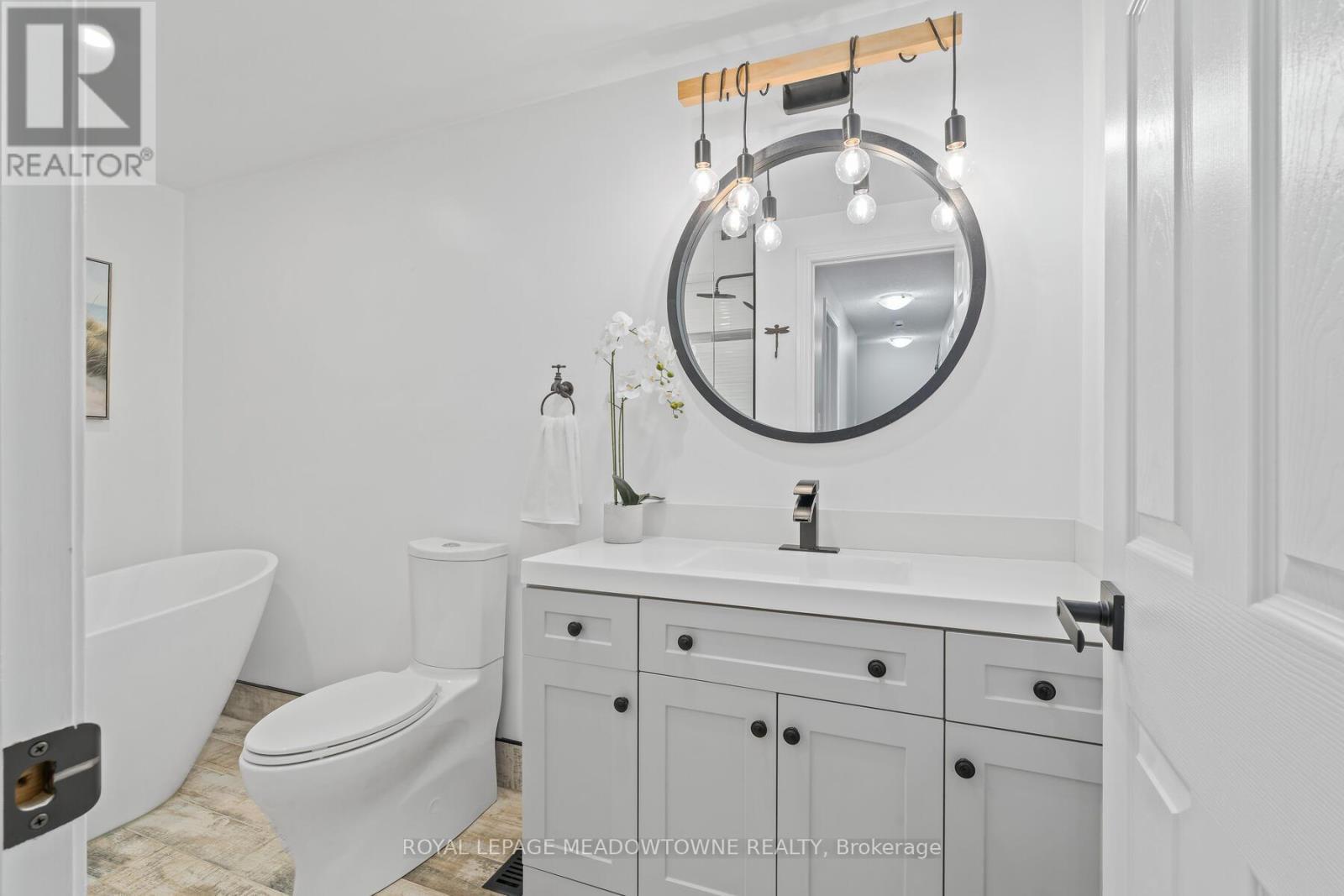 












239 JOLLIFFE AVENUE

,
Guelph/Eramosa,




Ontario
N0B2K0

