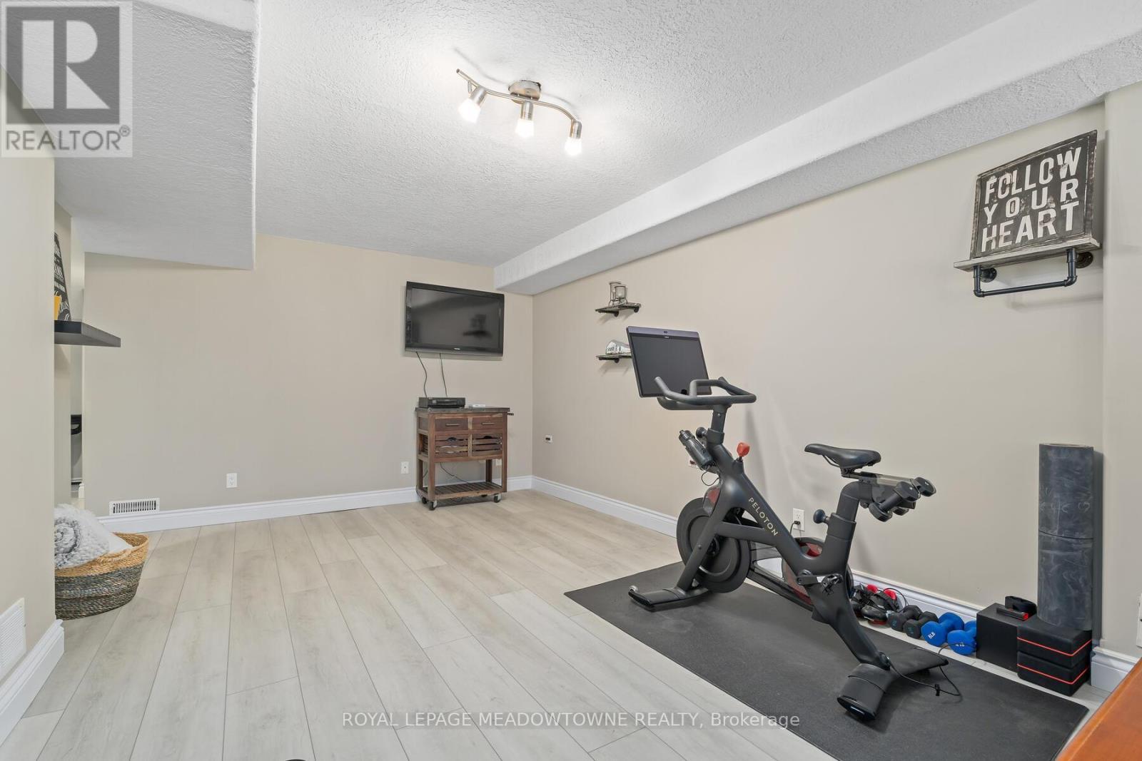 












239 JOLLIFFE AVENUE

,
Guelph/Eramosa,




Ontario
N0B2K0

