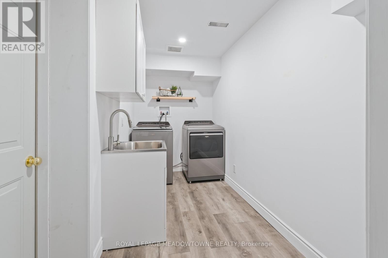 












239 JOLLIFFE AVENUE

,
Guelph/Eramosa,




Ontario
N0B2K0

