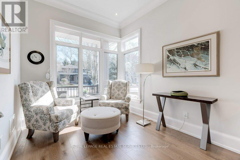 












284 DOUGLAS AVENUE

,
Oakville,




Ontario
L6J3S4


