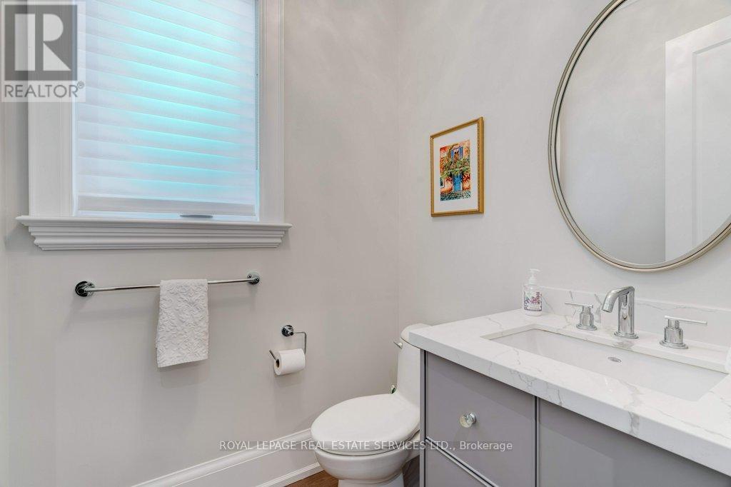












284 DOUGLAS AVENUE

,
Oakville,




Ontario
L6J3S4

