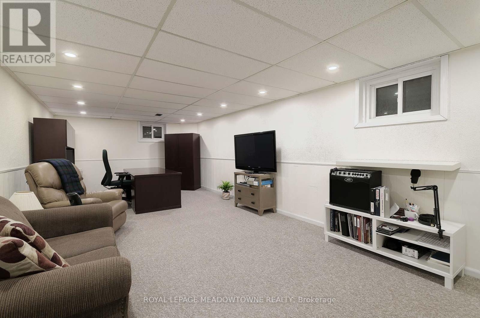 












41 STEEN DRIVE

,
Mississauga,




Ontario
L5N2V3

