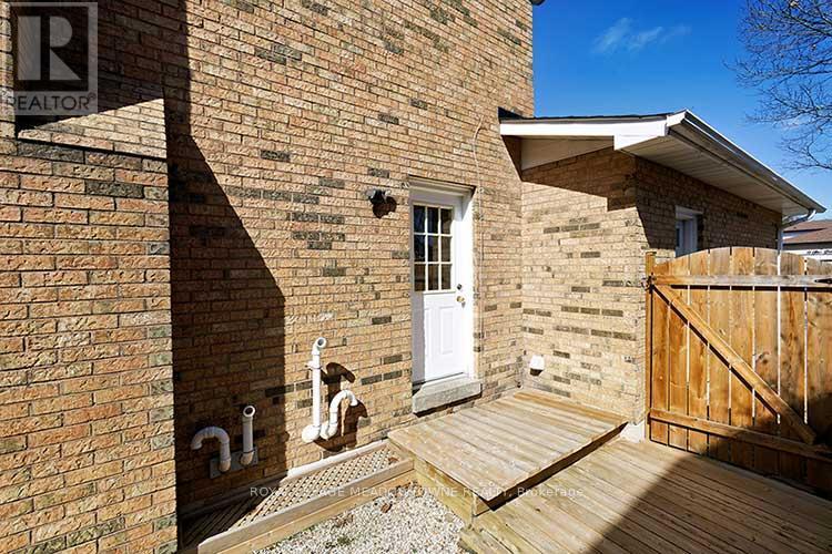 












41 STEEN DRIVE

,
Mississauga,




Ontario
L5N2V3

