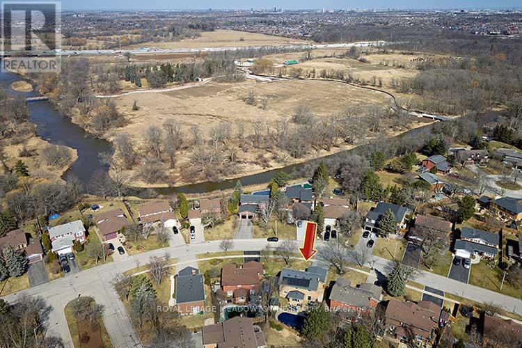 












41 STEEN DRIVE

,
Mississauga,




Ontario
L5N2V3

