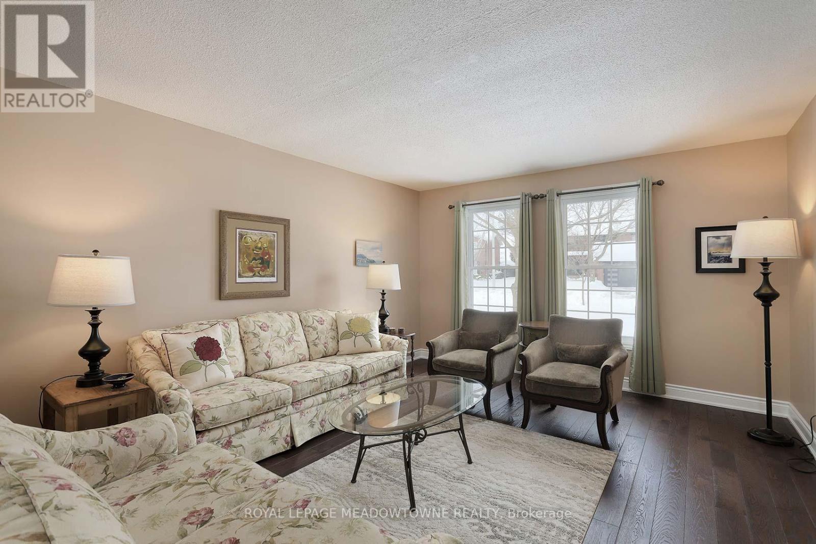 












41 STEEN DRIVE

,
Mississauga,




Ontario
L5N2V3

