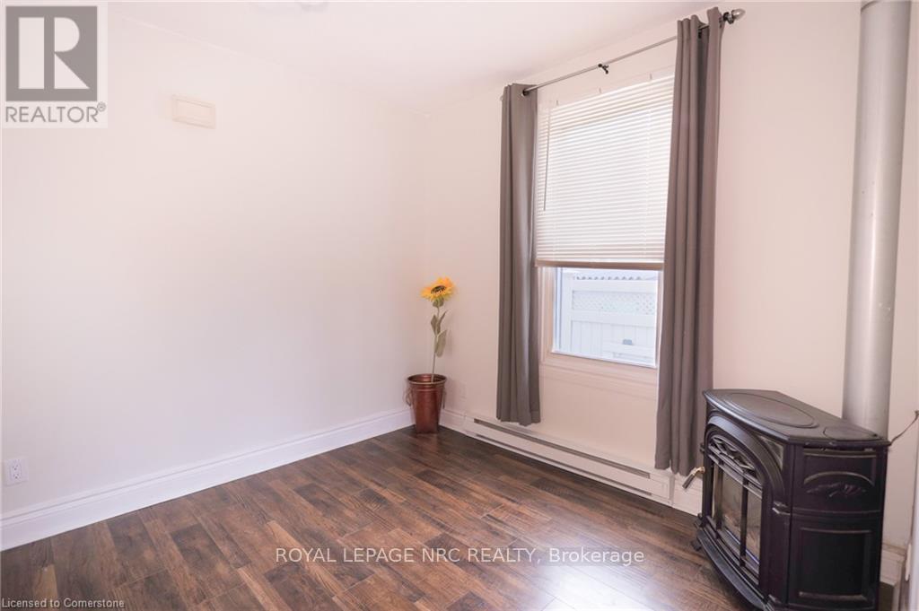 












11 PERRY STREET

,
St. Catharines,




Ontario
L2R1K7

