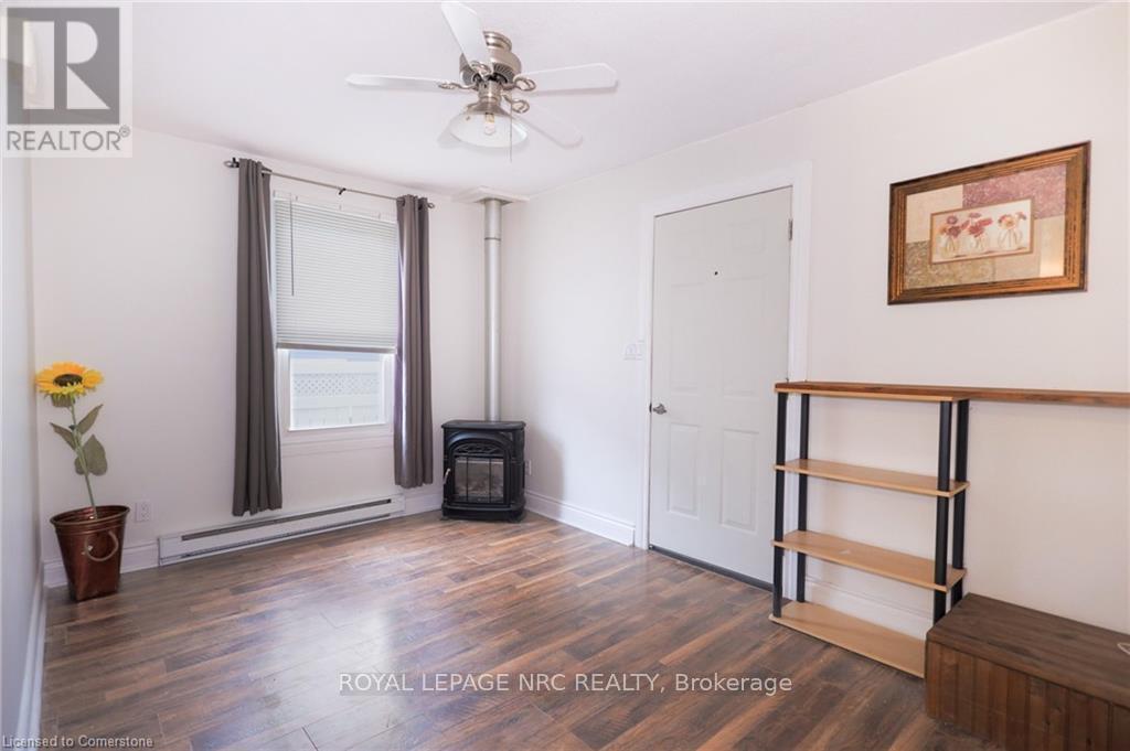












11 PERRY STREET

,
St. Catharines,




Ontario
L2R1K7

