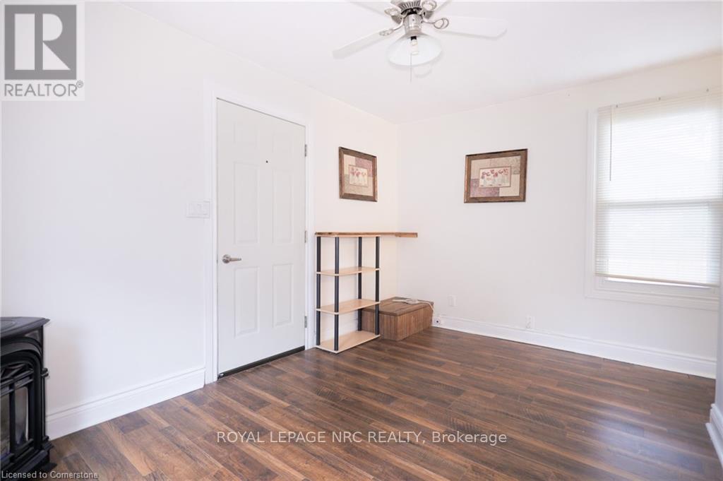 












11 PERRY STREET

,
St. Catharines,




Ontario
L2R1K7

